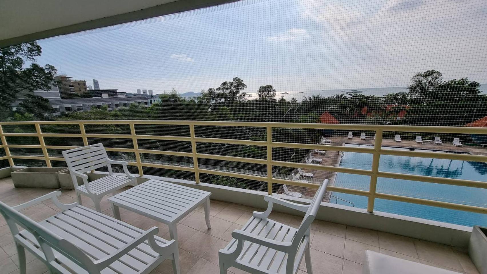 View Talay 6 Pattaya Beach By Cando Room photo