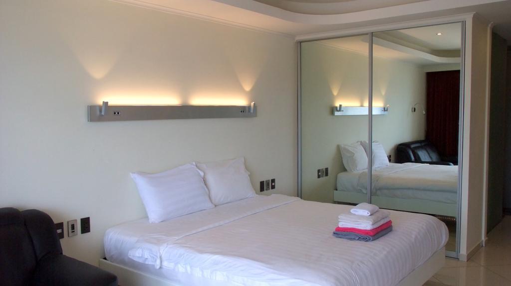 View Talay 6 Pattaya Beach By Cando Exterior photo